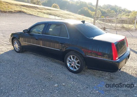 2010 Cadillac Dts Luxury Collection z USA, uszkodzony, nr VIN 1G6KD5EY9AU138187